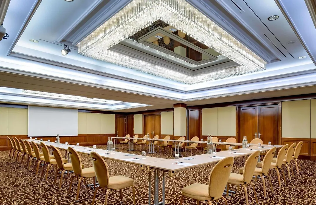 Moevenpick Hotel Geneva-1