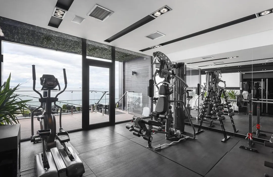 M1 Club Hotel-1