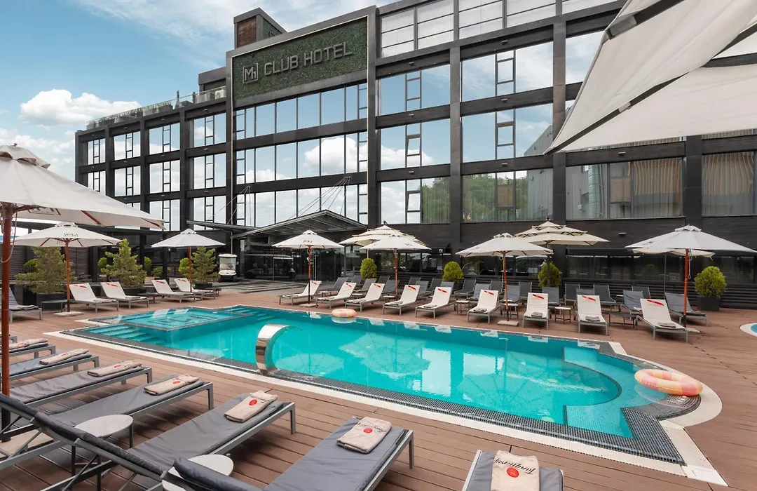M1 Club Hotel-1