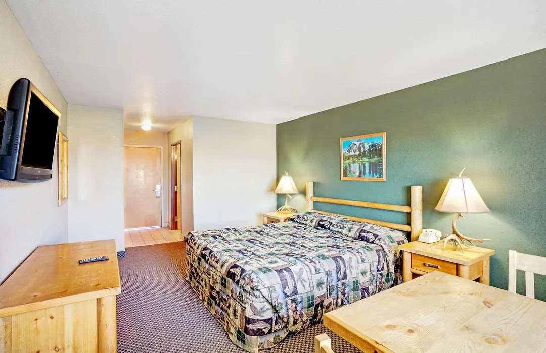 Topaz Lodge-1
