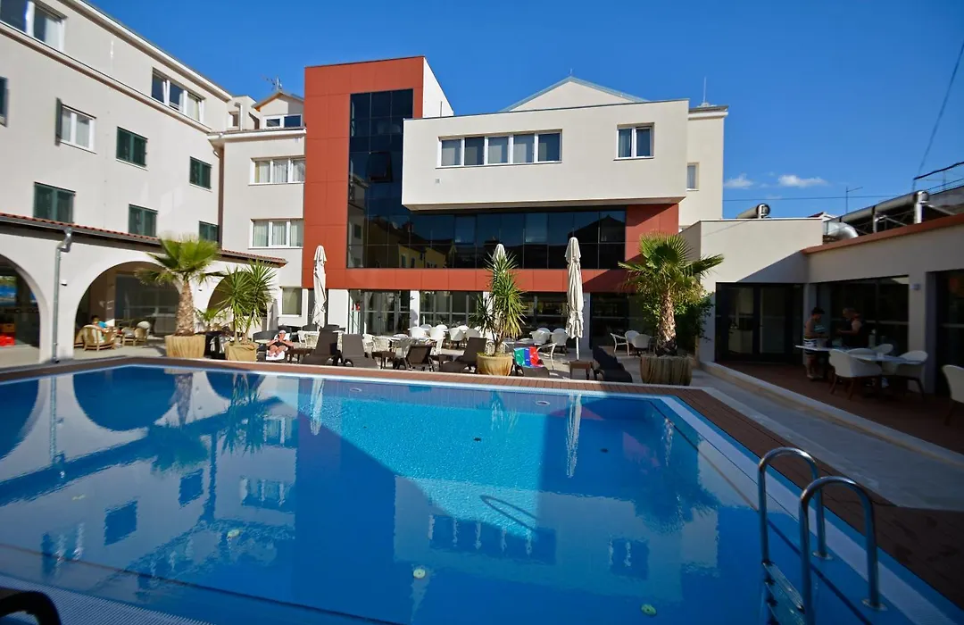 Hotel Borovnik-1