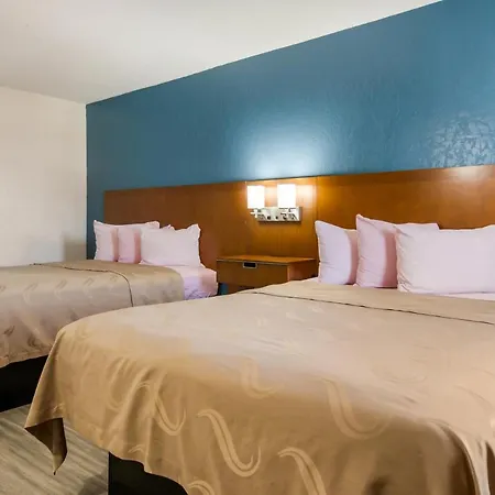 Rodeway Inn Broken Bow-Hochatown-2