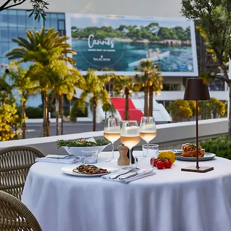 Hotel Barriere Le Majestic Cannes-3