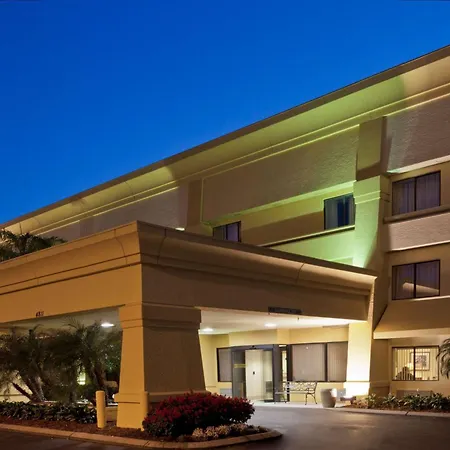 La Quinta By Wyndham Tampa Fairgrounds - Casino-3