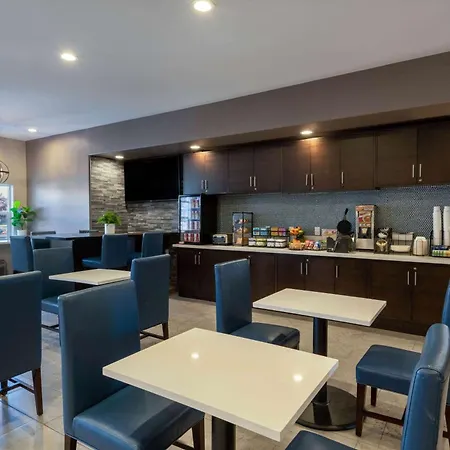 Microtel Inn & Suites By Wyndham Tracy-2