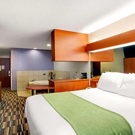 Microtel Inn & Suites By Wyndham Cherokee-3