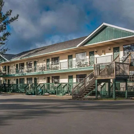 Mackinac Lodge-3