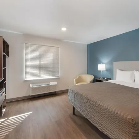 Woodspring Suites Dayton North-2
