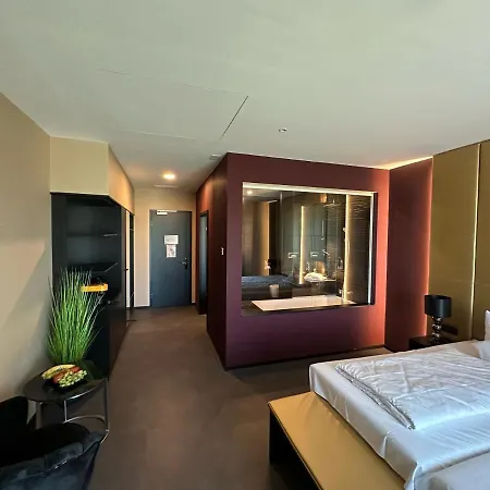 Primetime Hotel-2