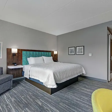 Hampton Inn Peterborough-2