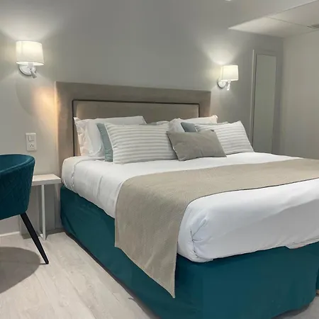Kyriad Saumur Hyper Centre Hotel, Appartements, Seminaires Et Spa Soins Sothys Paris-3