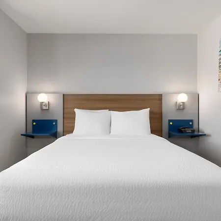 Microtel Inn & Suites By Wyndham Tracy-3