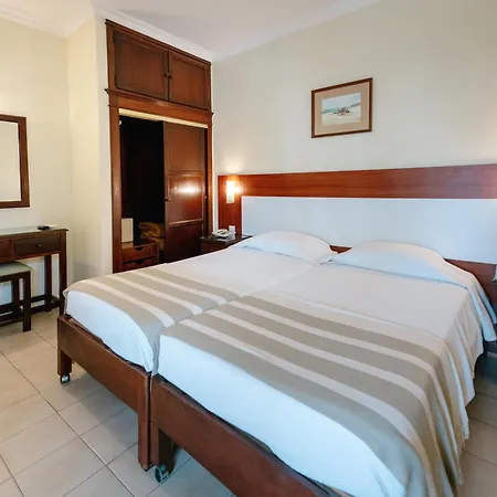 Hotel Avenida Praia-3