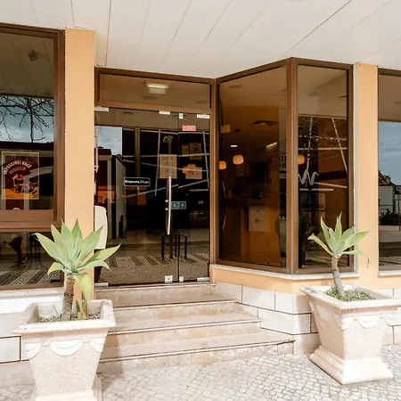 Hotel Avenida Praia-2