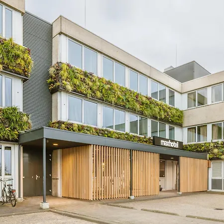 Maxhotel Amsterdam Airport Schiphol - Recently Renovated-3