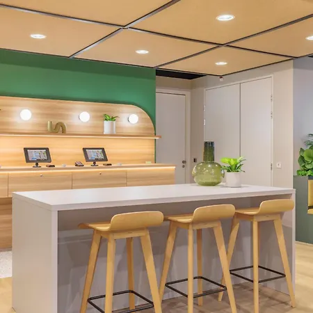 Maxhotel Amsterdam Airport Schiphol - Recently Renovated-2