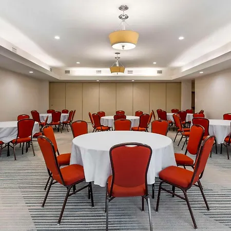 Comfort Inn & Suites Verona At Turning Stone Resort Casino-2