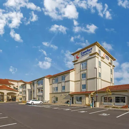 Comfort Inn & Suites Verona At Turning Stone Resort Casino-3
