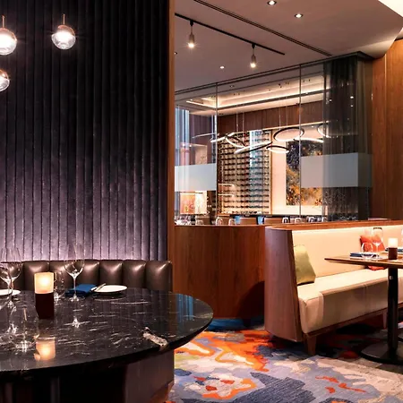 Delta Hotels By Marriott Burnaby Conference Centre-3