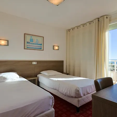 Logis Hotel & Restaurant Mediterranee-2