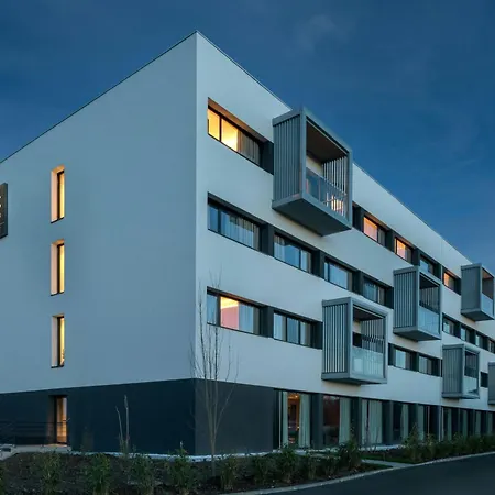 Ac Hotel By Marriott Saint-Julien-En-Genevois-3
