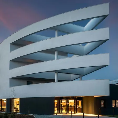 Ac Hotel By Marriott Saint-Julien-En-Genevois-2