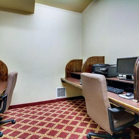 Clarion Suites Vidalia-2
