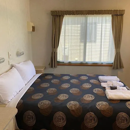 Golden Country Motel And Caravan Park-3