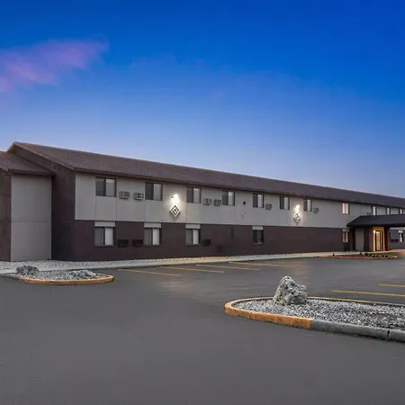 Baymont By Wyndham Oshkosh Airport-3