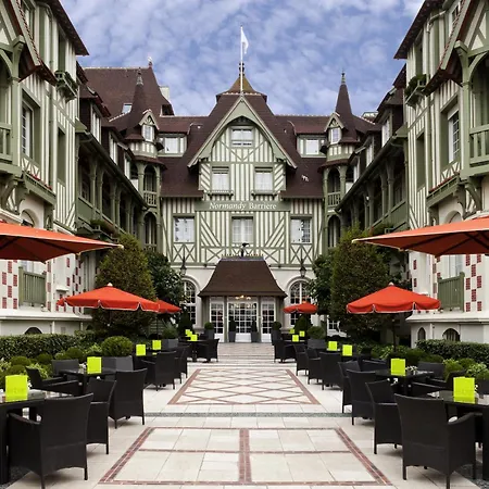 Hotel Barriere Le Normandy-3