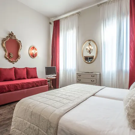 Hotel Amadeus-3