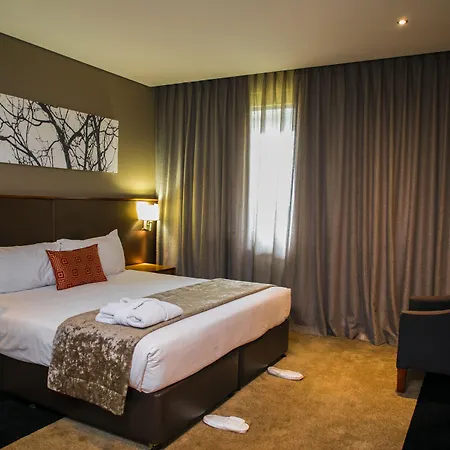 Rainbow Towers Hotel & Conference Centre-3