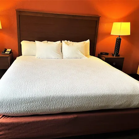 Quality Inn Petoskey-3