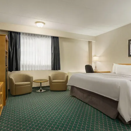 Travelodge By Wyndham Winnipeg East-3