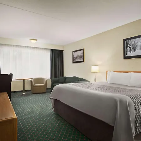 Travelodge By Wyndham Winnipeg East-2