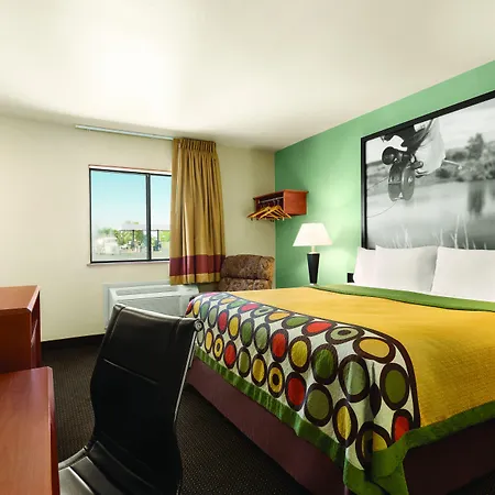 Super 8 By Wyndham Conrad-2