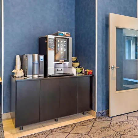 Quality Inn Centre-Ville-3