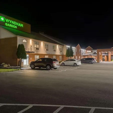 Wyndham Garden Galena Hotel & Day Spa-3