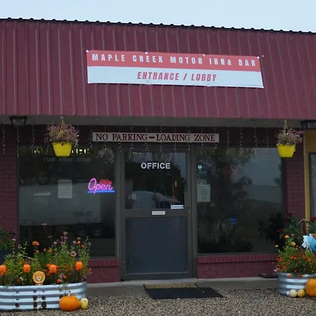 Maple Creek Motor Inn-3