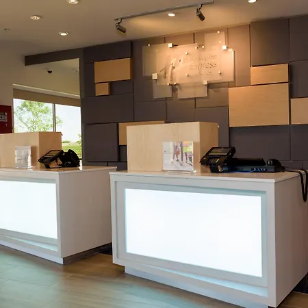 Holiday Inn Express & Suites Mckinney - Frisco East By Ihg-3