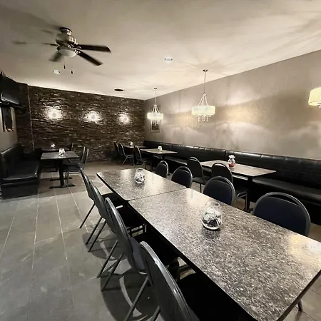 Travelodge By Wyndham Winnipeg Airport-2