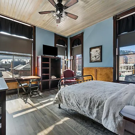 Historic Iron Horse Inn - Deadwood-2