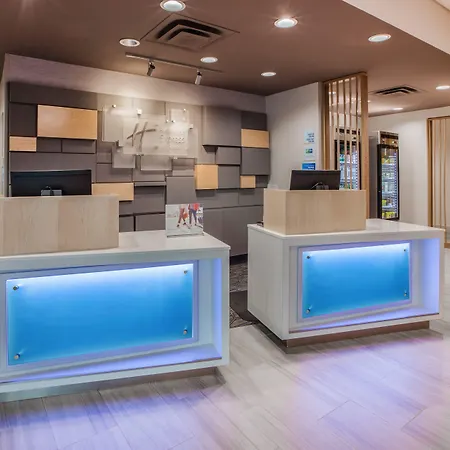 Holiday Inn Express & Suites - Dallas Market Center By Ihg-3