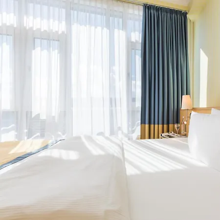 Strand-Hotel Huebner-3