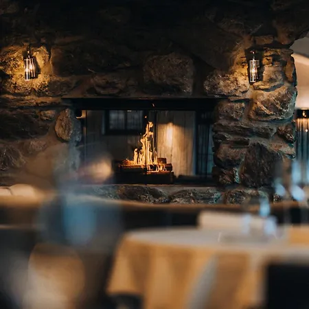 Hostellerie du Pas de l'Ours Relais et Châteaux-2