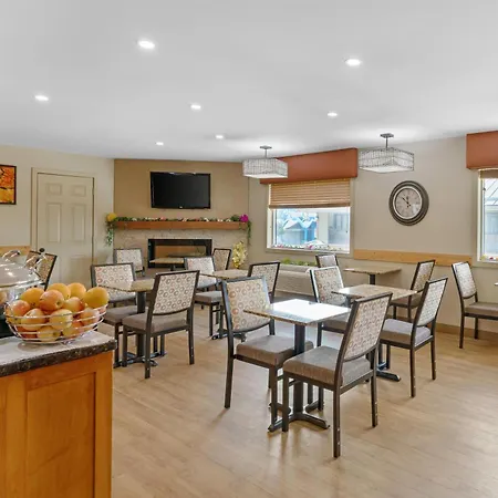Surestay Plus Hotel By Best Western Salmon Arm-2