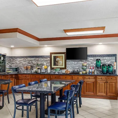 Quality Inn & Suites Gibsonia - Pittsburgh North-3