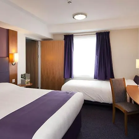 Premier Inn Glasgow Newton Mearns-3