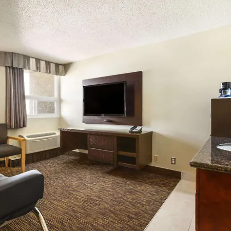 Days Inn By Wyndham Vermilion-2