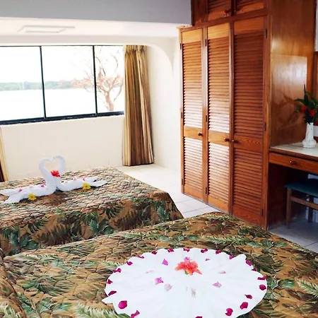 Crown Point Beach Hotel-3